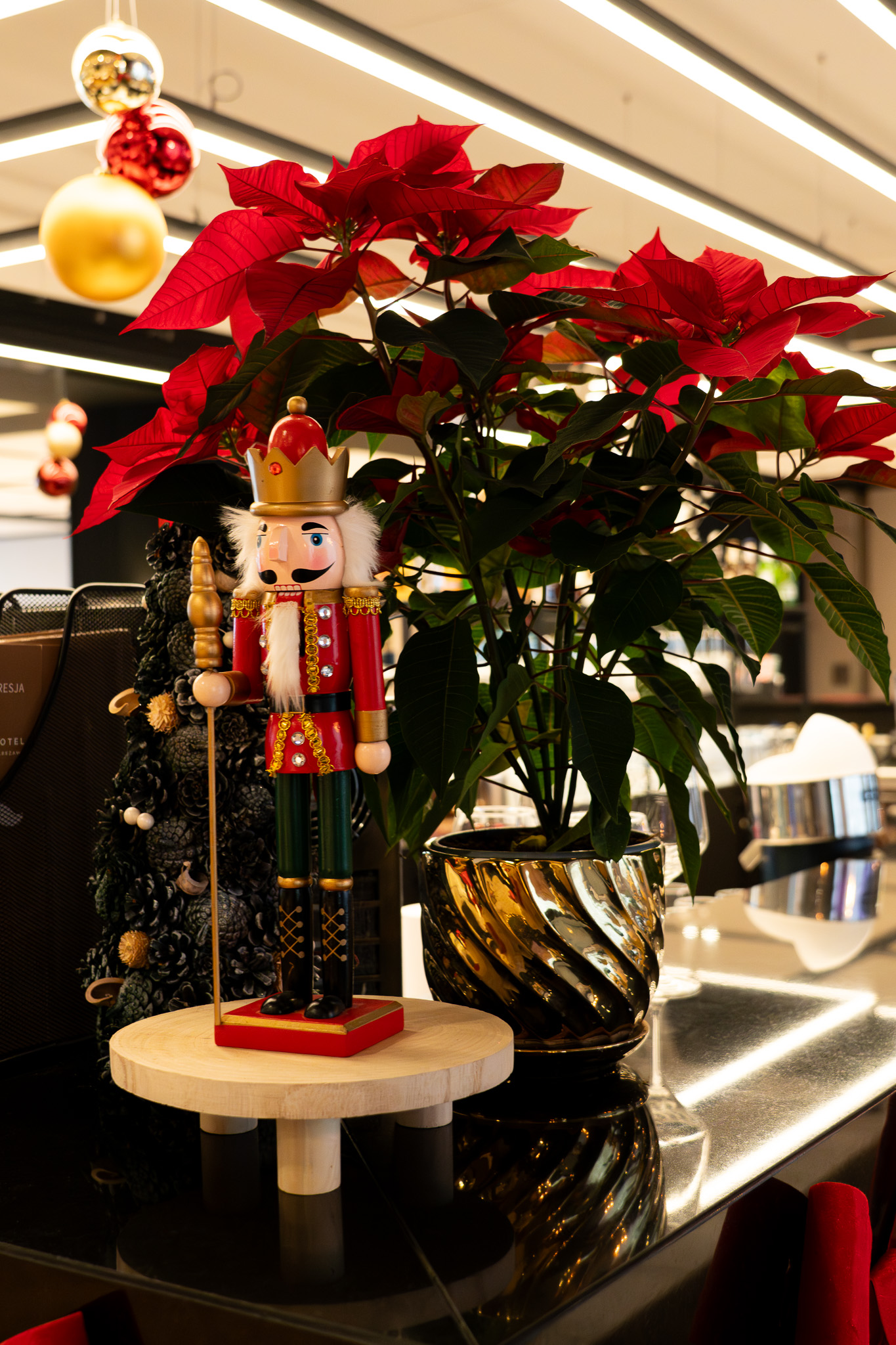 swieta-i-sylwester-poza-domem-jak-zmieniaja-sie-zwyczaje-polakow